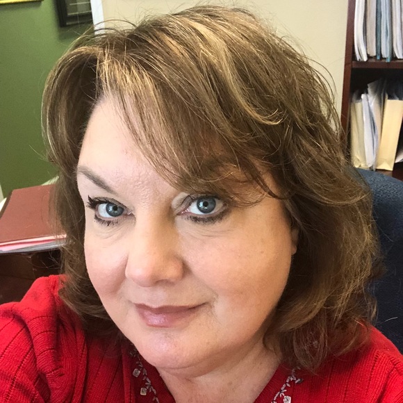 Meet your Posher, Vicki - Picture 1 of 1